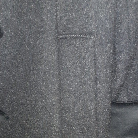 A Liz Claiborne Classic /Selling for a dear friend - Picture 6 of 8